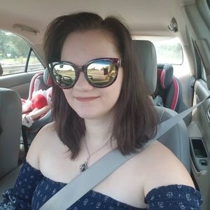 Meet your Posher, Amanda